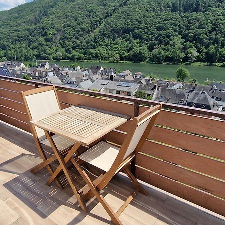 Ferienwohnung In Klotten Mit Atemberaubendem Panoramablick Auf Die Mosel, Billardraum Und Balkon ภายนอก รูปภาพ