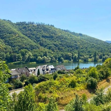 Ferienwohnung In Klotten Mit Atemberaubendem Panoramablick Auf Die Mosel, Billardraum Und Balkon ภายนอก รูปภาพ