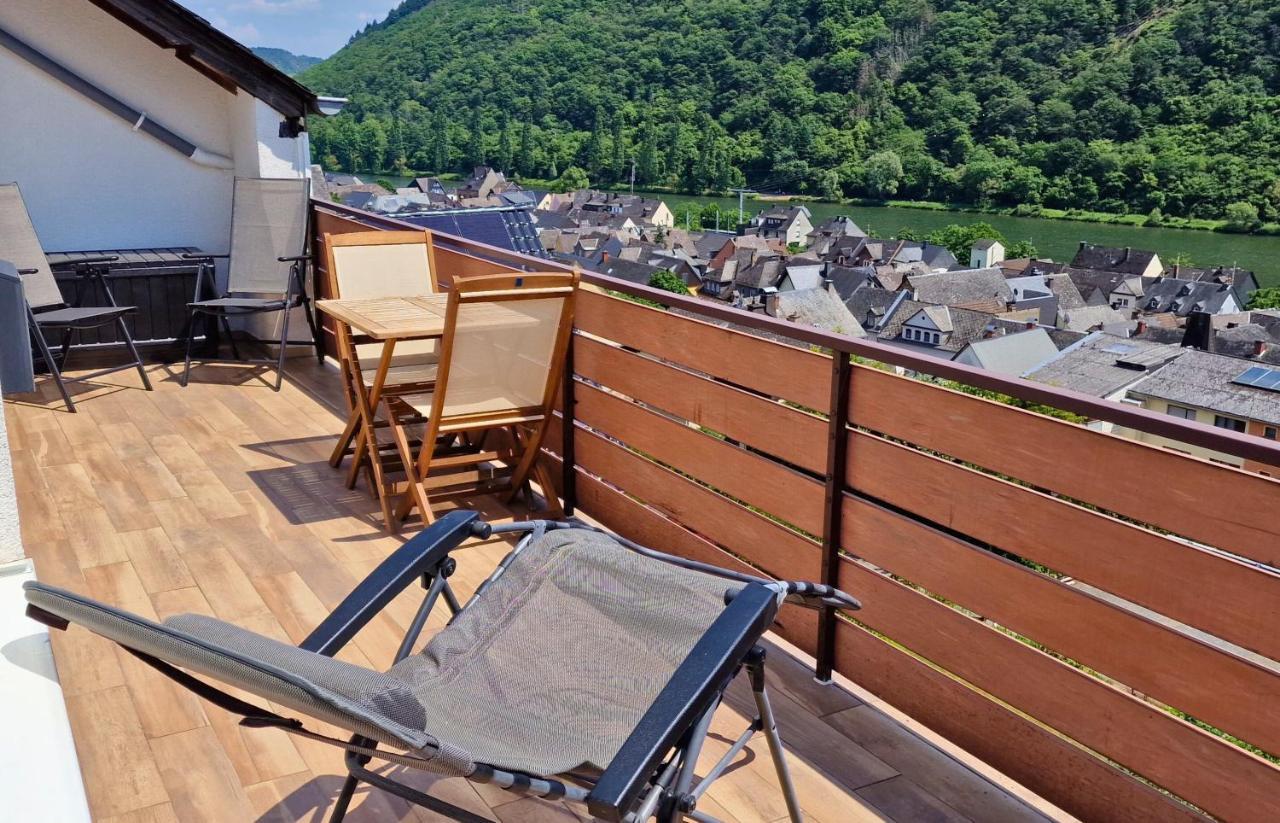 Ferienwohnung In Klotten Mit Atemberaubendem Panoramablick Auf Die Mosel, Billardraum Und Balkon ภายนอก รูปภาพ