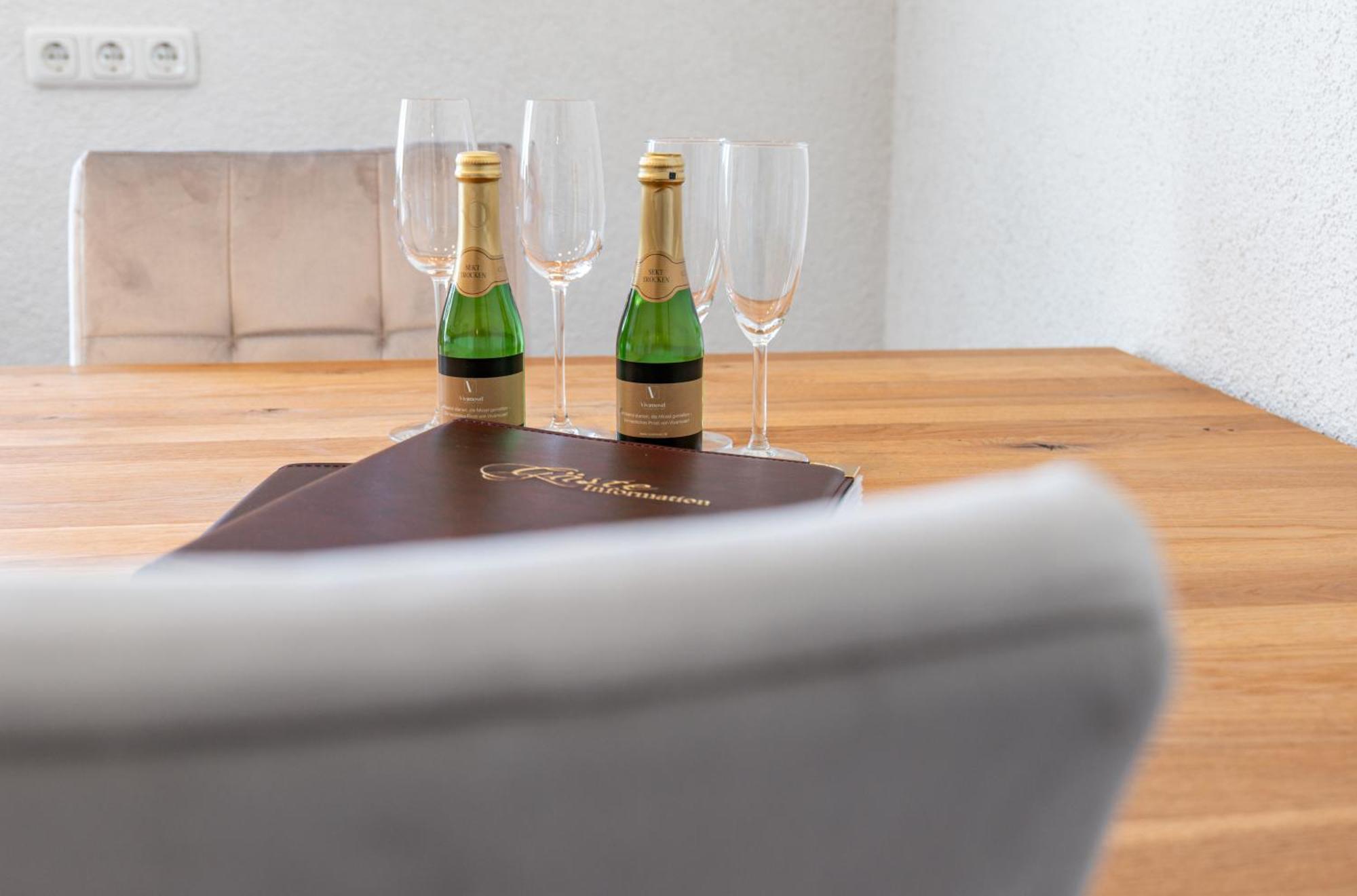 Riesling Appartement For 2 - 4 People - Billiards - Balcony With Mosel View - Parking - Wine Barrel Bar - Fully Equipped Kitchen - Netflix - Waiputv - 3 Km From Cochem คล็อตเทน ภายนอก รูปภาพ