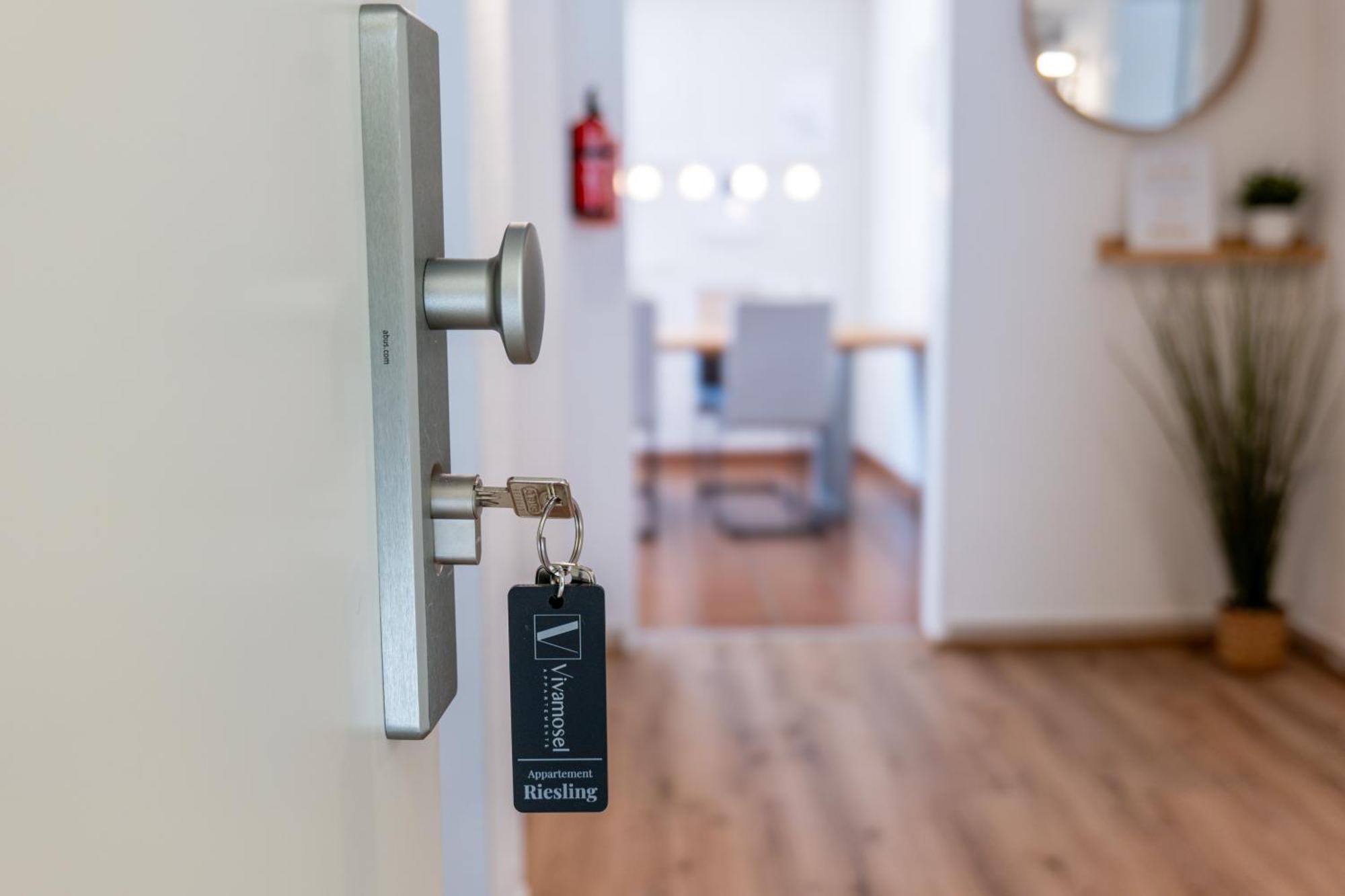 Riesling Appartement For 2 - 4 People - Billiards - Balcony With Mosel View - Parking - Wine Barrel Bar - Fully Equipped Kitchen - Netflix - Waiputv - 3 Km From Cochem คล็อตเทน ภายนอก รูปภาพ